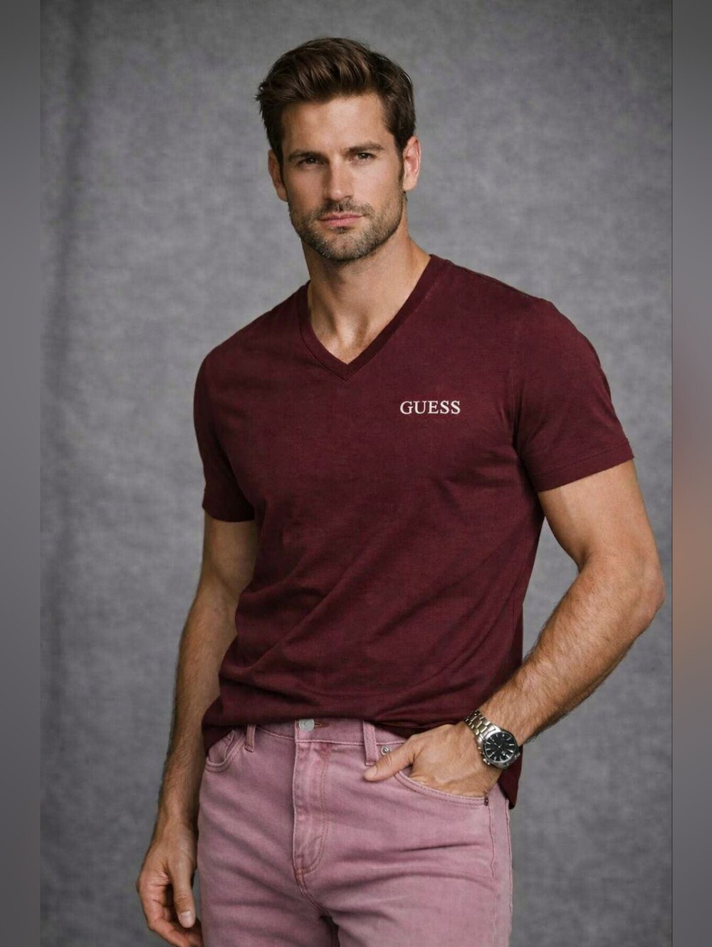 GUESS Men's V-Neck Short Sleeve Tee in Metallic Burgundy